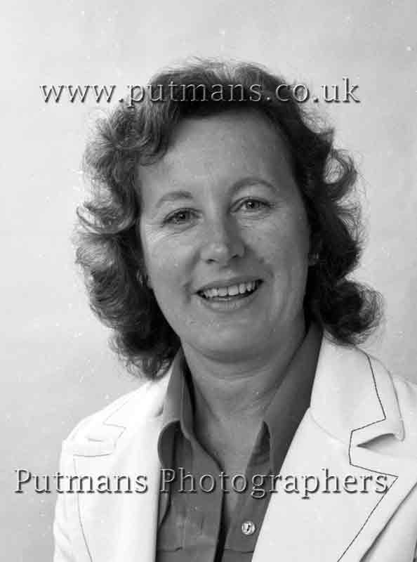 Harris Mrs Pat 1974