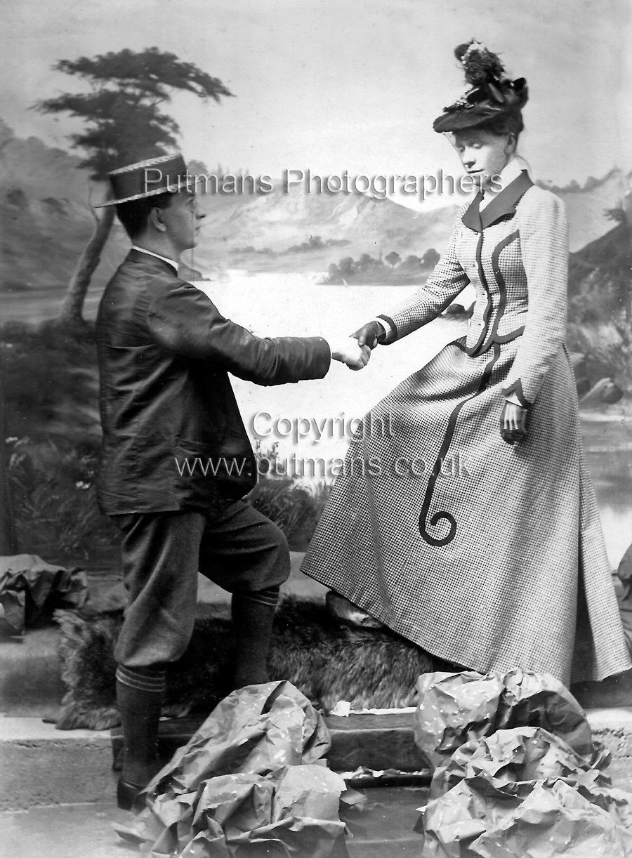 Heywood Rev & Mrs leaving photo 1903
