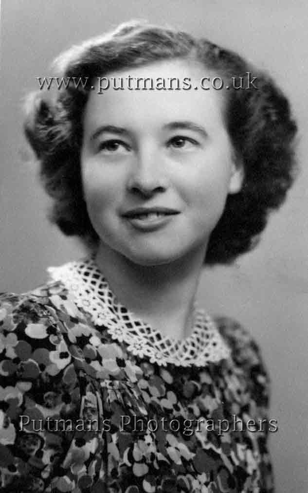 Hipkin Edna (Molly) c1940
