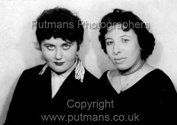 Jewish Holidaymakers names unknown