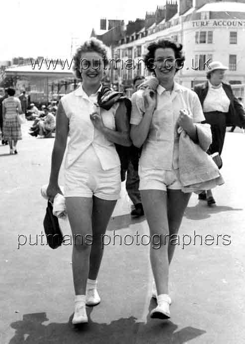 Kemp Valerie (left)