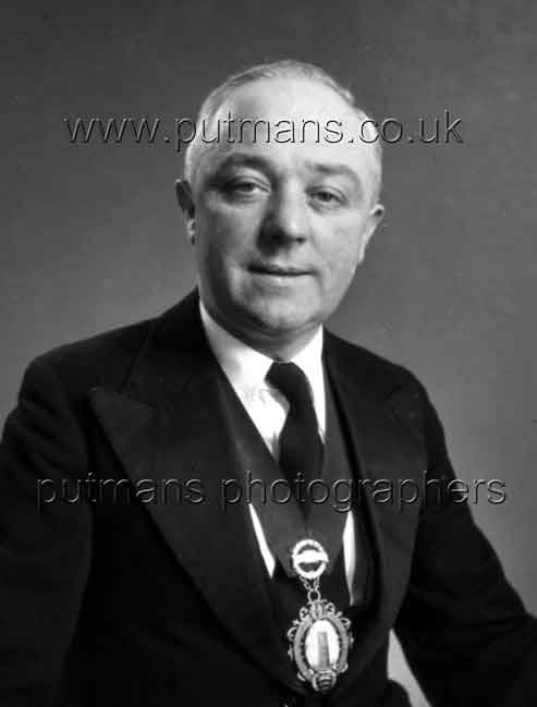 South Alf 1952 Chairman of Council