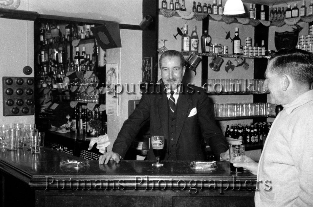 Yorke Mr. -Queens Hotel 1956