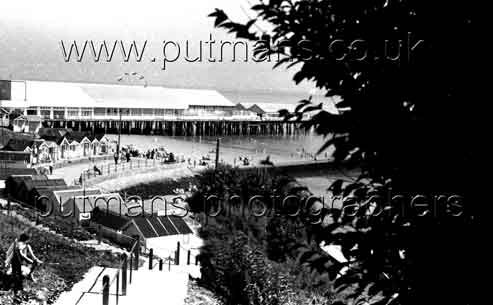 Ref 1543 Pier from Railway Station steps 1954