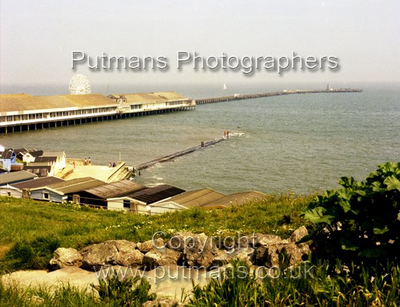 Ref 1968 Pier & Winchester braekwater May 1980