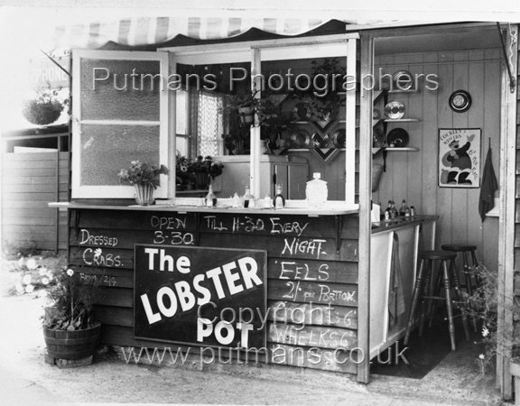 Ref 2144 The Lobster Pot