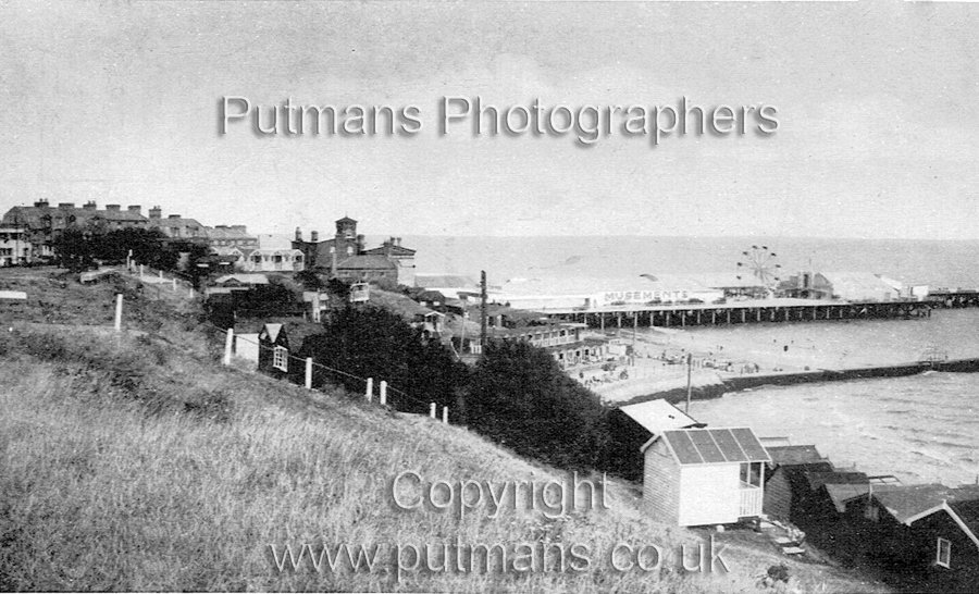 Ref 2912 Pier from the Railway Station