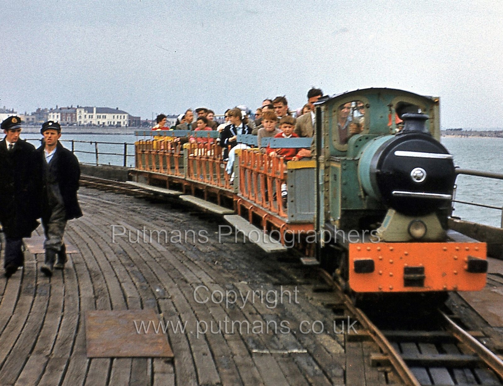 Ref 2929 Pier Train
