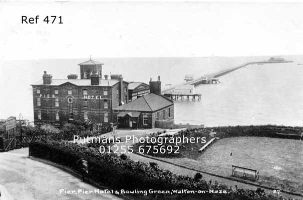 Ref 471 Pier Hotel, Pier & Bowling Green c1920