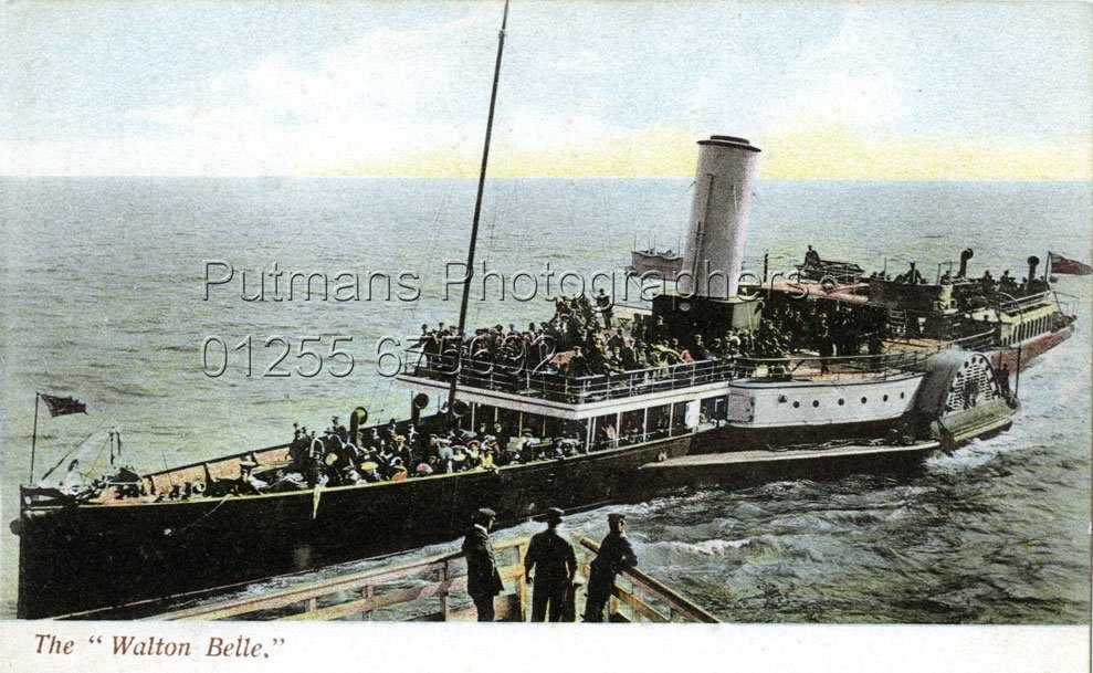 Ref 920 The Walton Belle Steamer arriving at pier head