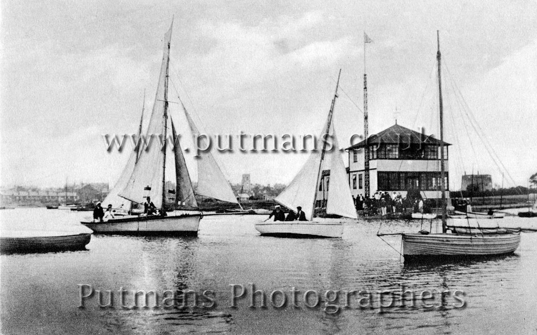 Ref 1083 Yacht Club