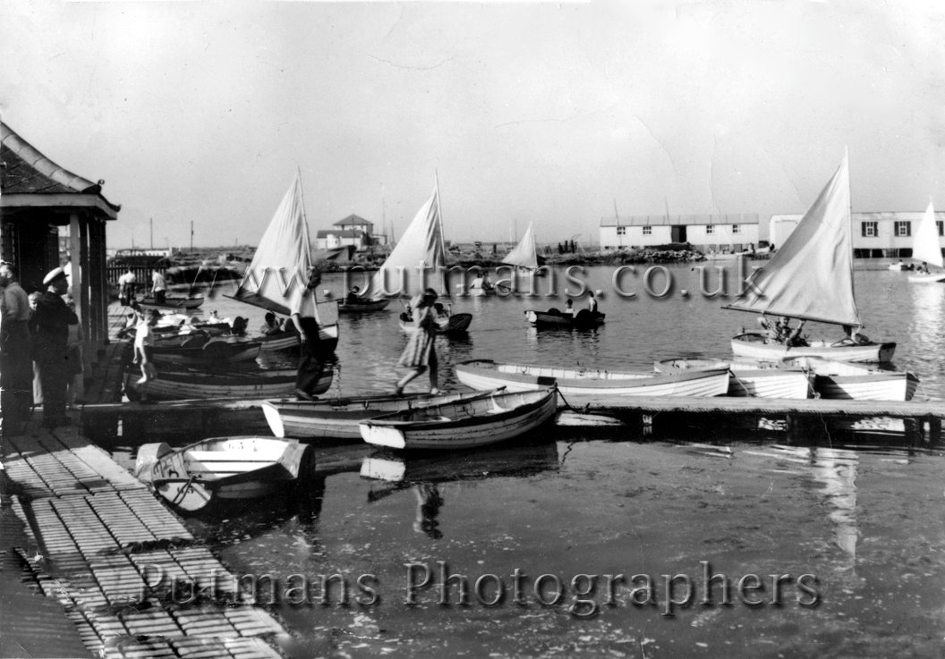 Ref 1340 The Boating Lake