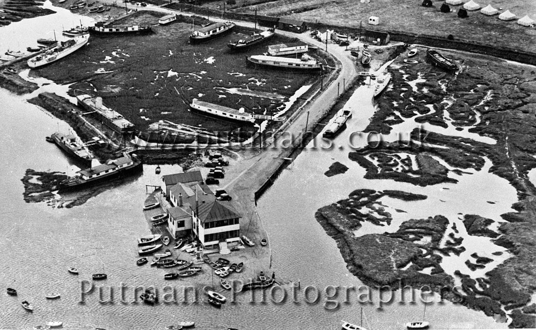 Ref 137-20 Aerial view of Yacht Club & Houseboats