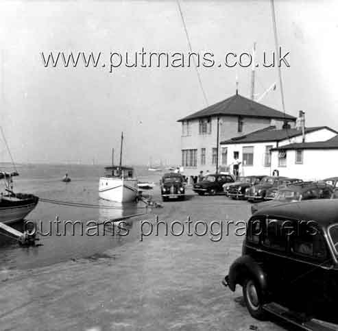 Ref 1613 Yacht Club