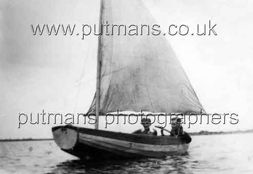 Ref 1614 Boating Lake with Vera & Charles Keen sailing
