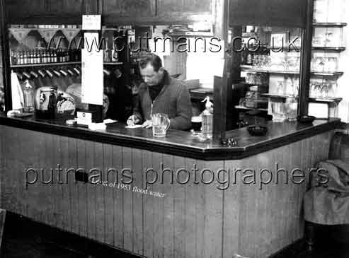 Ref 1615 Yacht Club bar - Charles Keen (steward)