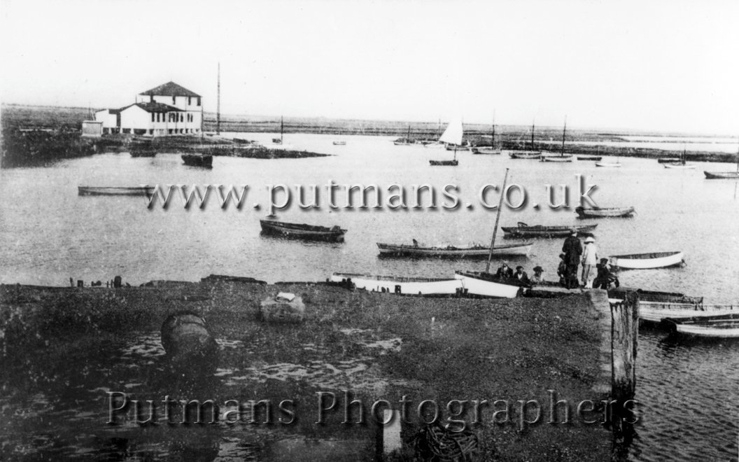Ref 185-1A Yacht Club & Backwaters