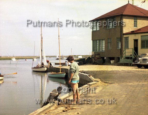 Ref 2100 Yacht Club c1960