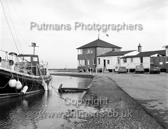 Ref 2208 Yacht Club 1984