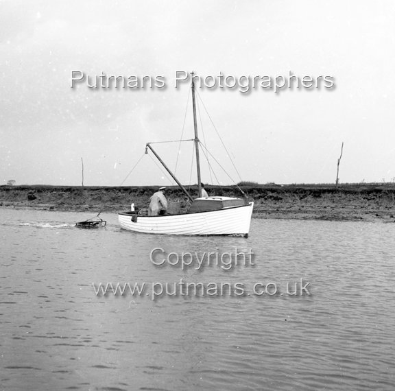 Ref 2293 Frank Bloom dredging for oysters