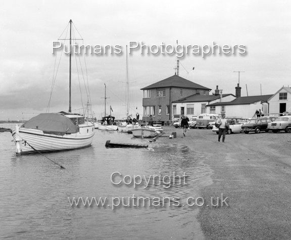 Ref 2368 Yacht Club High Tide 1976