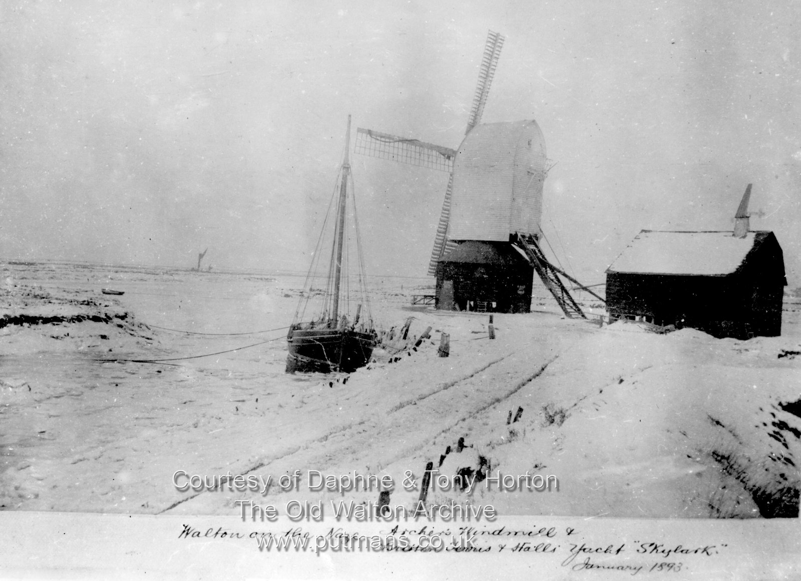 Ref 3196 The "Skylark" at windminll in winter
