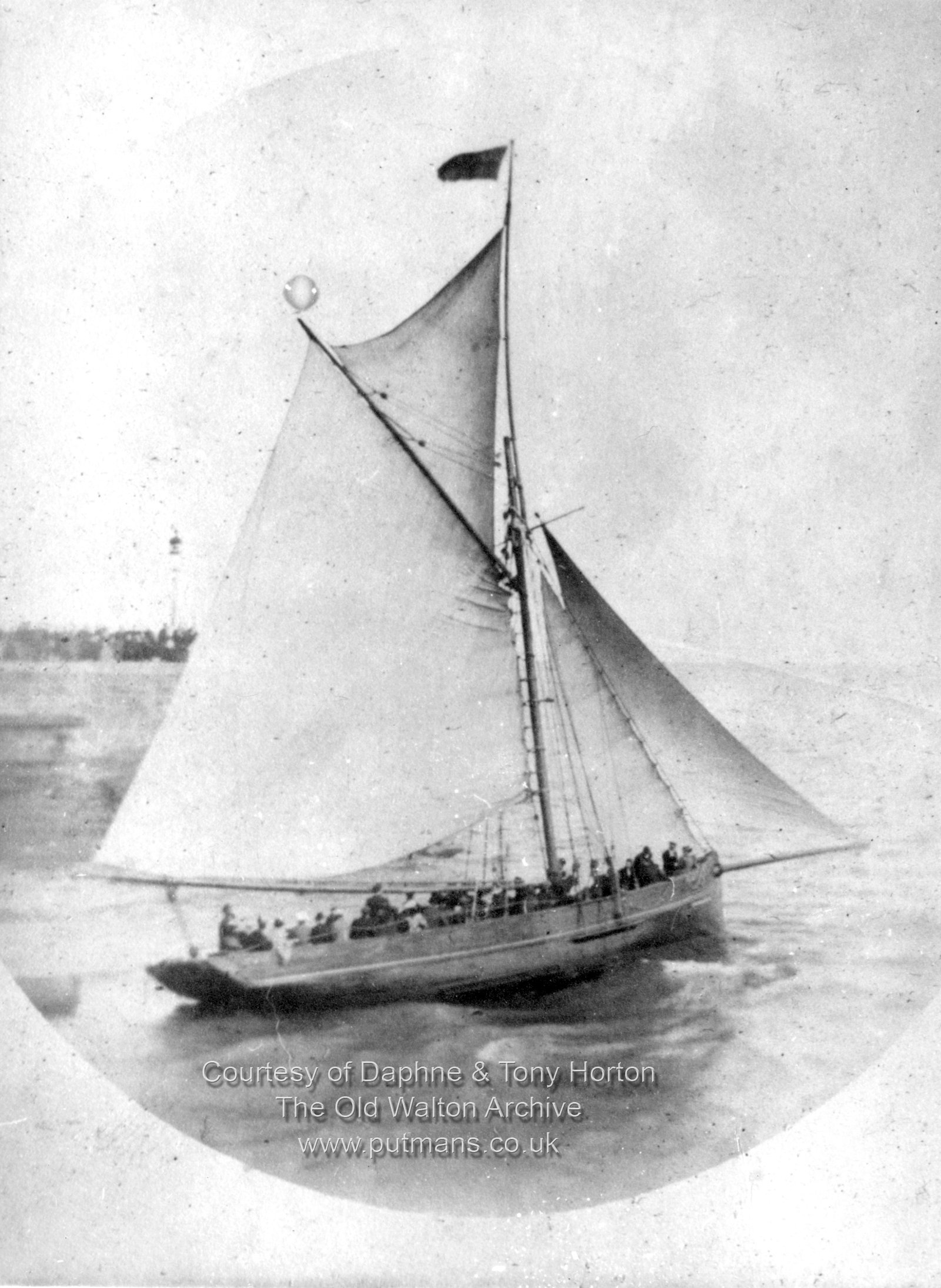 Ref 3197 "Undaunted" licenced to carry 45 persons