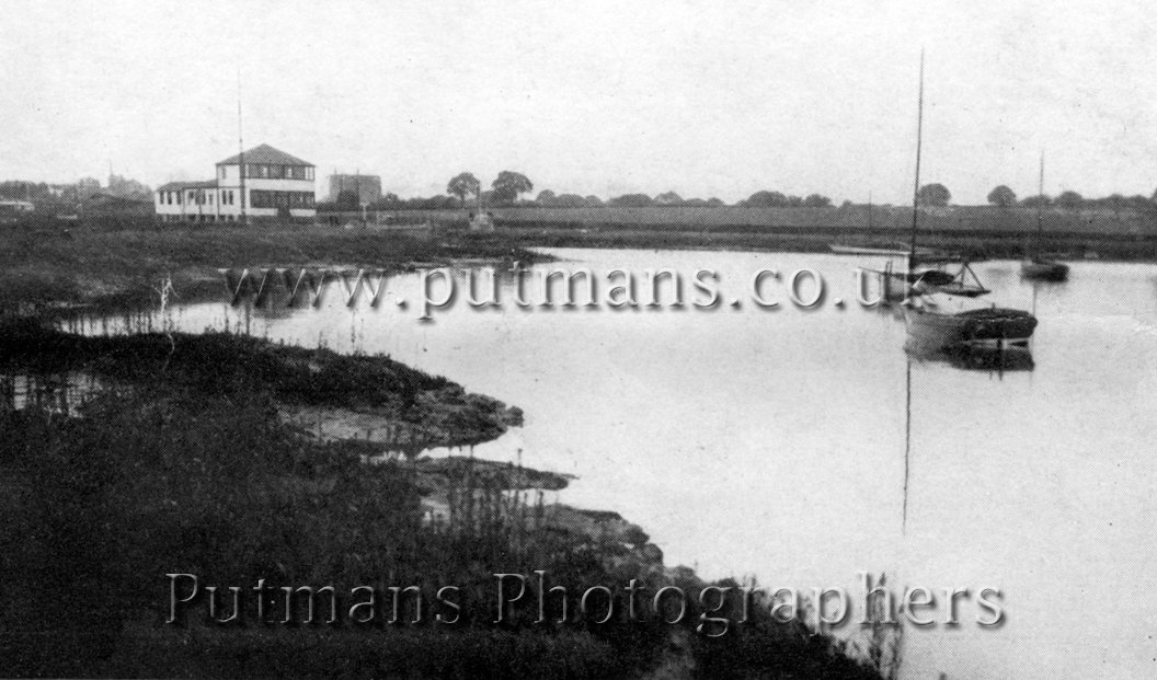 Ref 985 Yacht Club & Backwaters