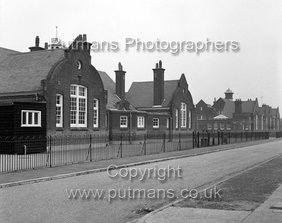 Ref 2572 School Premises 28.12.1961