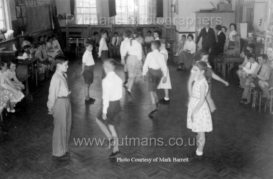 Ref M7 Dancing