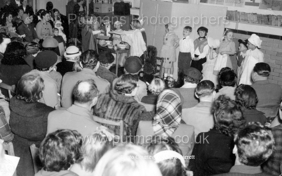 Ref V10 Christmas Concert 1957
