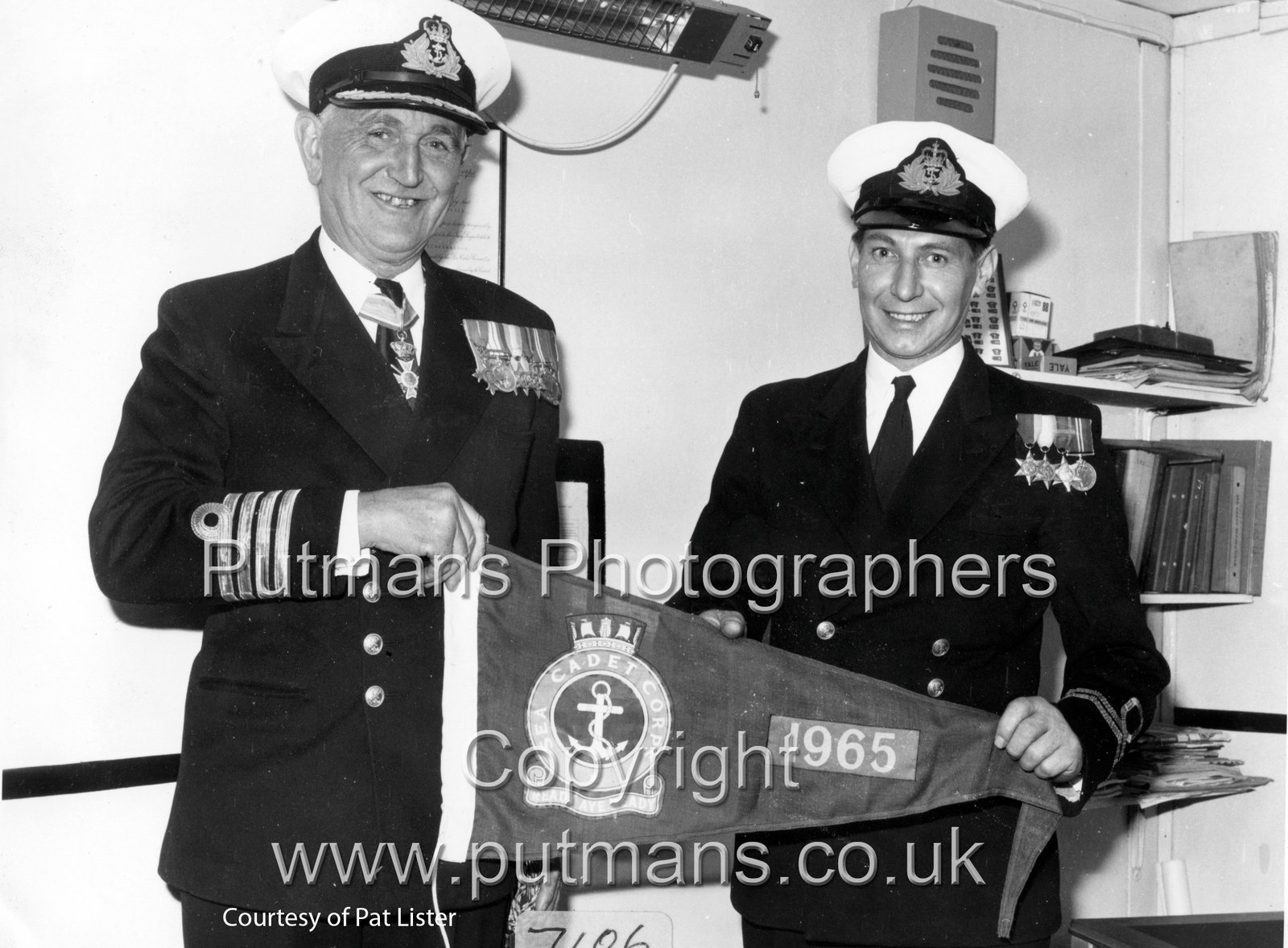 Ref 2974 Charles Wright receiving pennant 1965