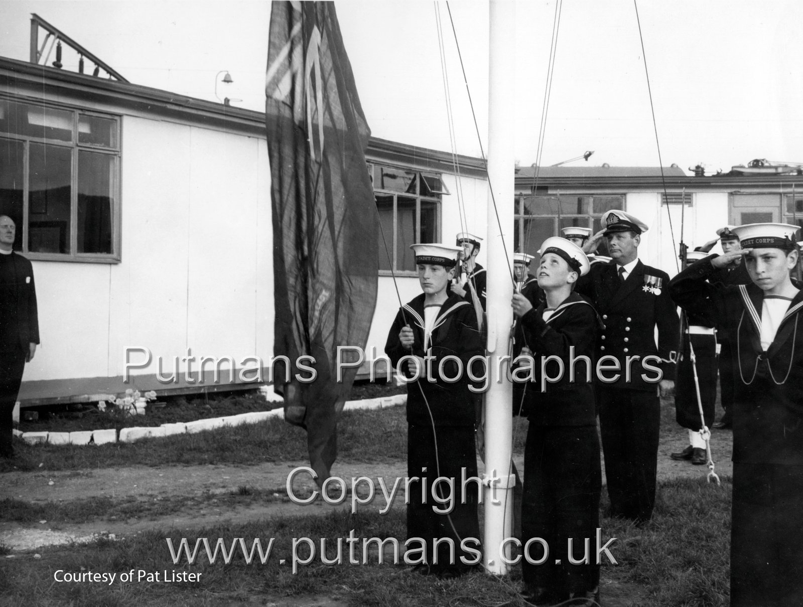 Ref 2984 Flag raising