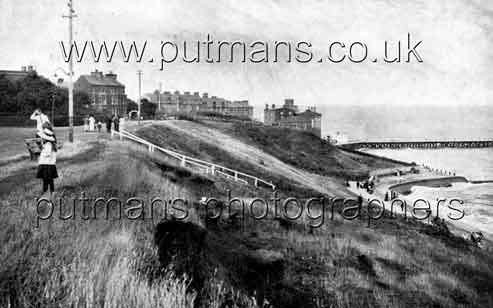 Ref 1621 Southcliff looking towards pier