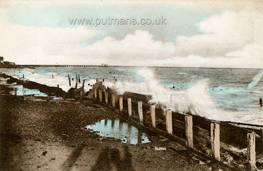Ref 1680 Rough sea at Southcliff