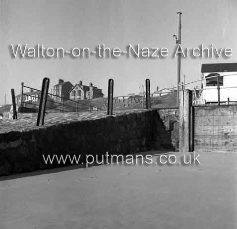 Ref 1763 Slope to Pier Beach 1949