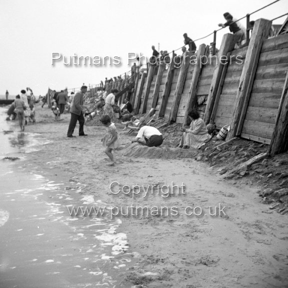 Ref 2041 Pier Beach 1966