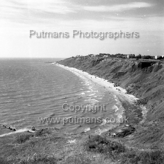 Ref 2044 From Burnt House towards Frinton before promenade 1966
