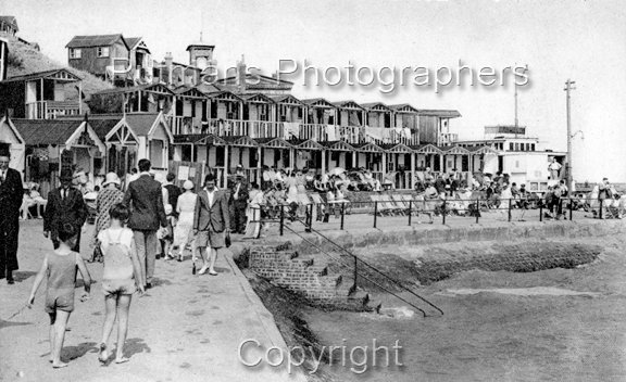Ref 2226 Southcliff/Pier Huts pre 1933