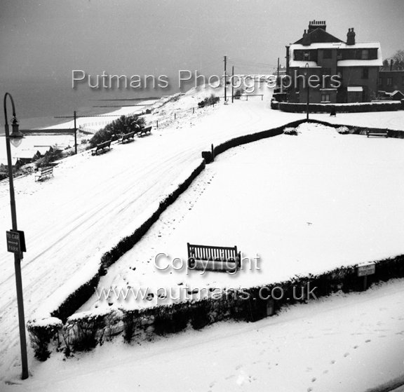 Ref 2457 Southcliff under snow