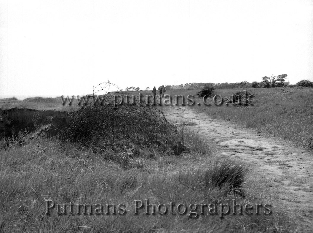 Ref 629 Clifftop between Walton & Frinton 1949
