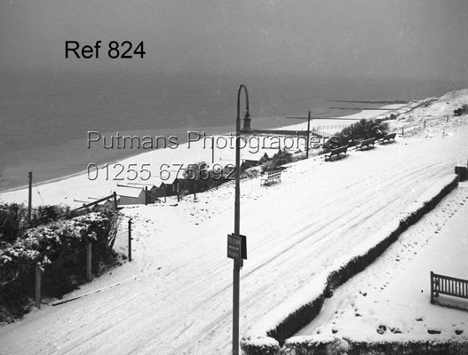 Ref 824 Southcliff Beach under snow 1952