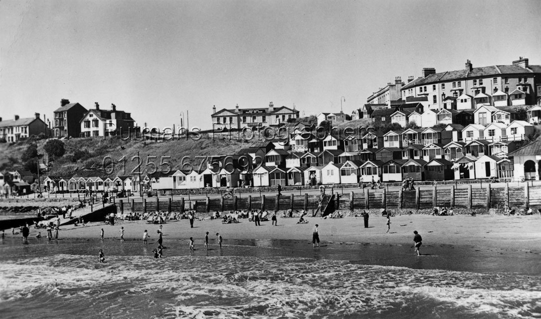 Ref 951 Pier Beach
