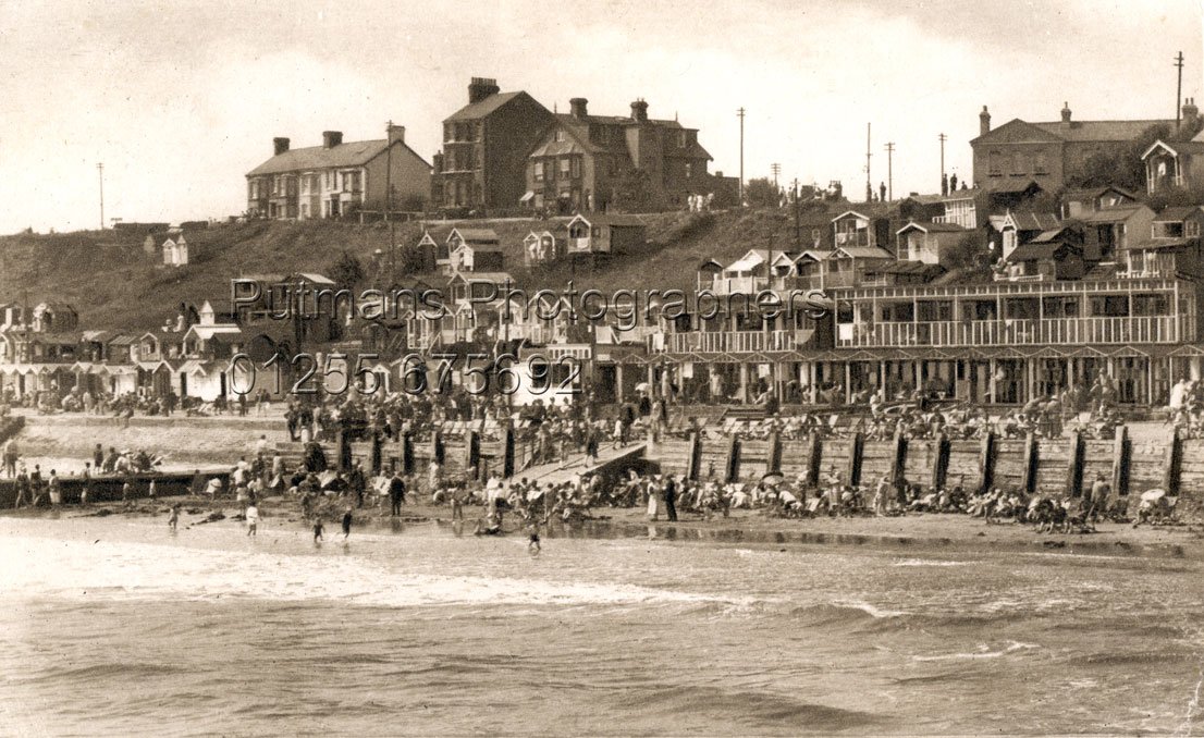 Ref 952 Pier Beach & Hutland