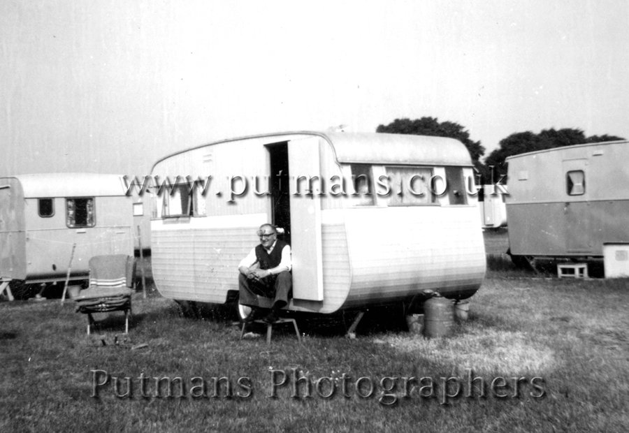 Ref 1058 Typical 1950s caravan