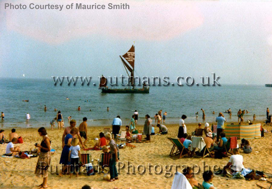Ref 1337 The British King, Barge off Albion Beach