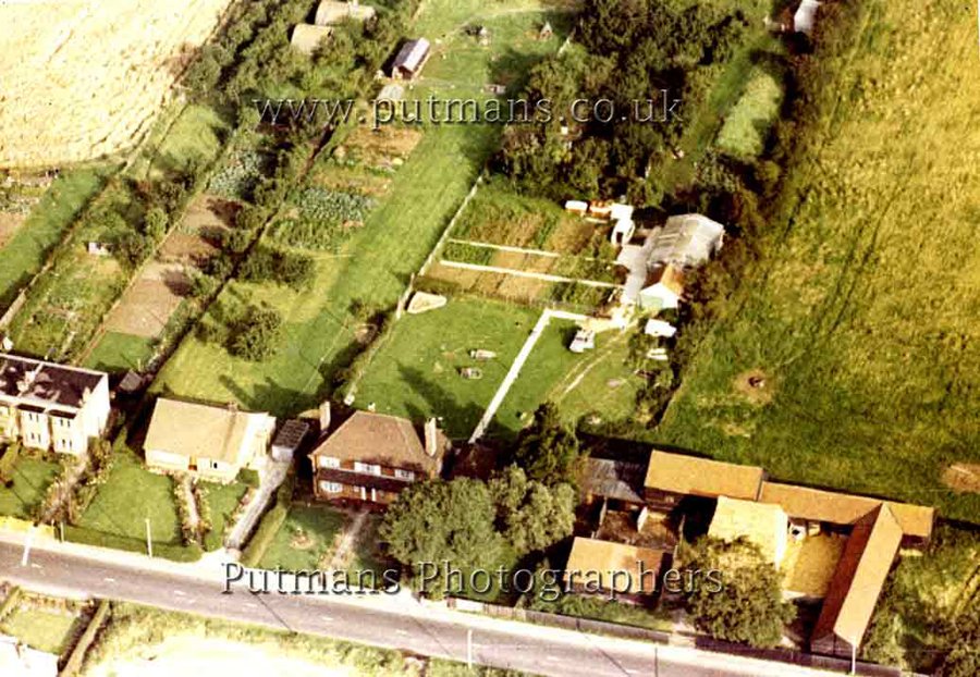 Ref 1451 Aerial view of Norfolk House & Farm, Kirby Rd