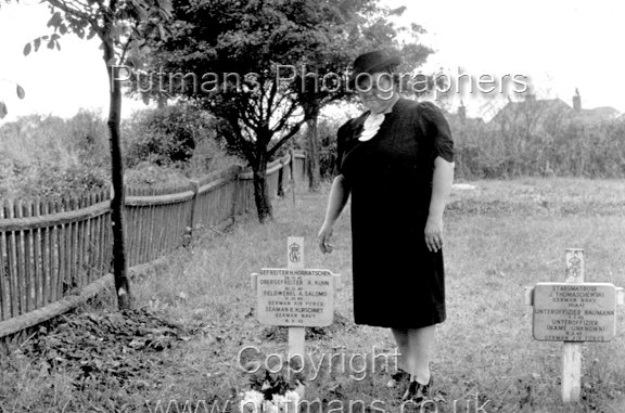 Ref 2787 WWII German airmen graves (Polzelbauer)