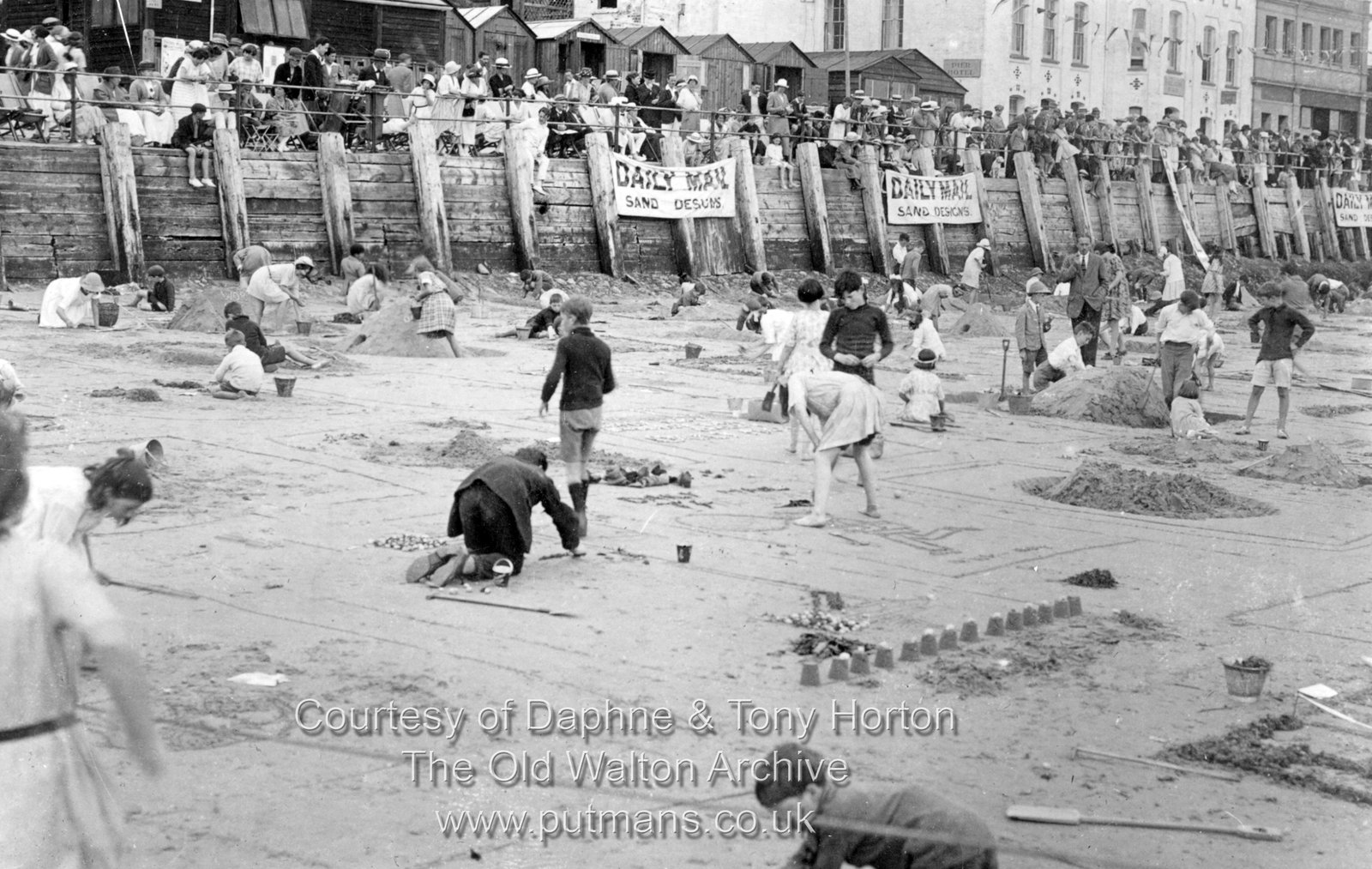 Ref 3164 Daily Mail Sand Designs Competition