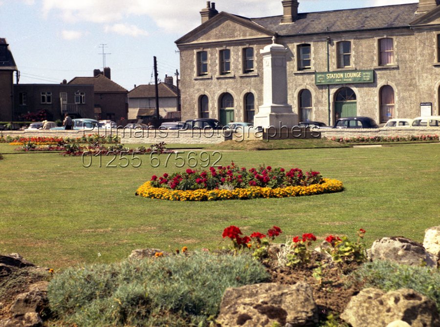 Ref 928 Station Lounge & Memorial Gardens